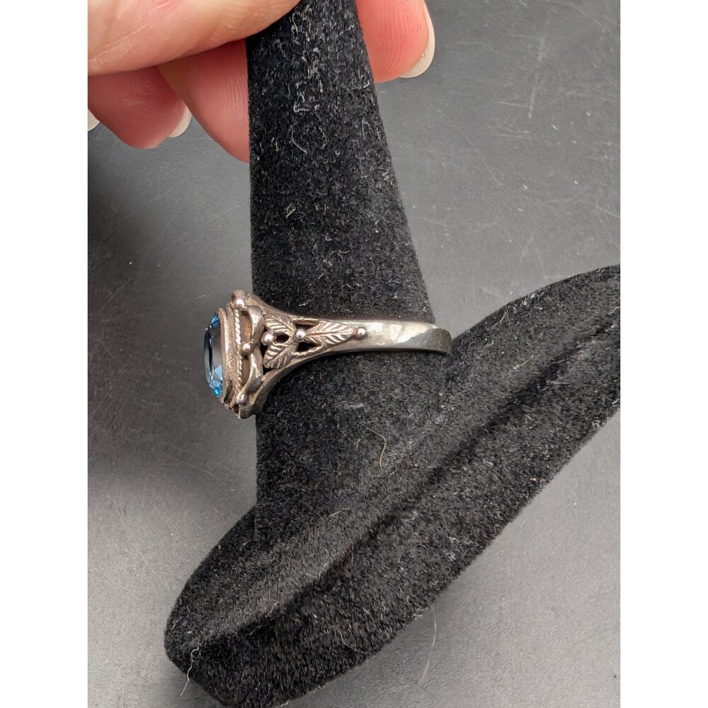 Vintage Sterling Silver Blue Topaz Art Nouveau Filigree Leaf Ring Size 8.25 - Picture 3 of 7